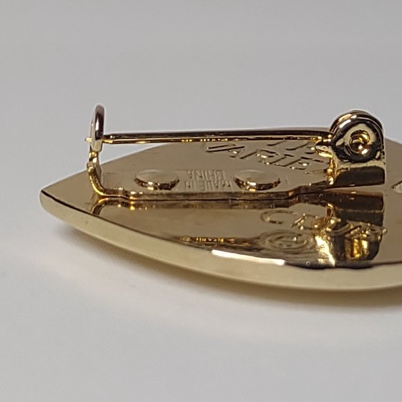 The Variety Club Metal Heart Brooch - Picture 9 of 11
